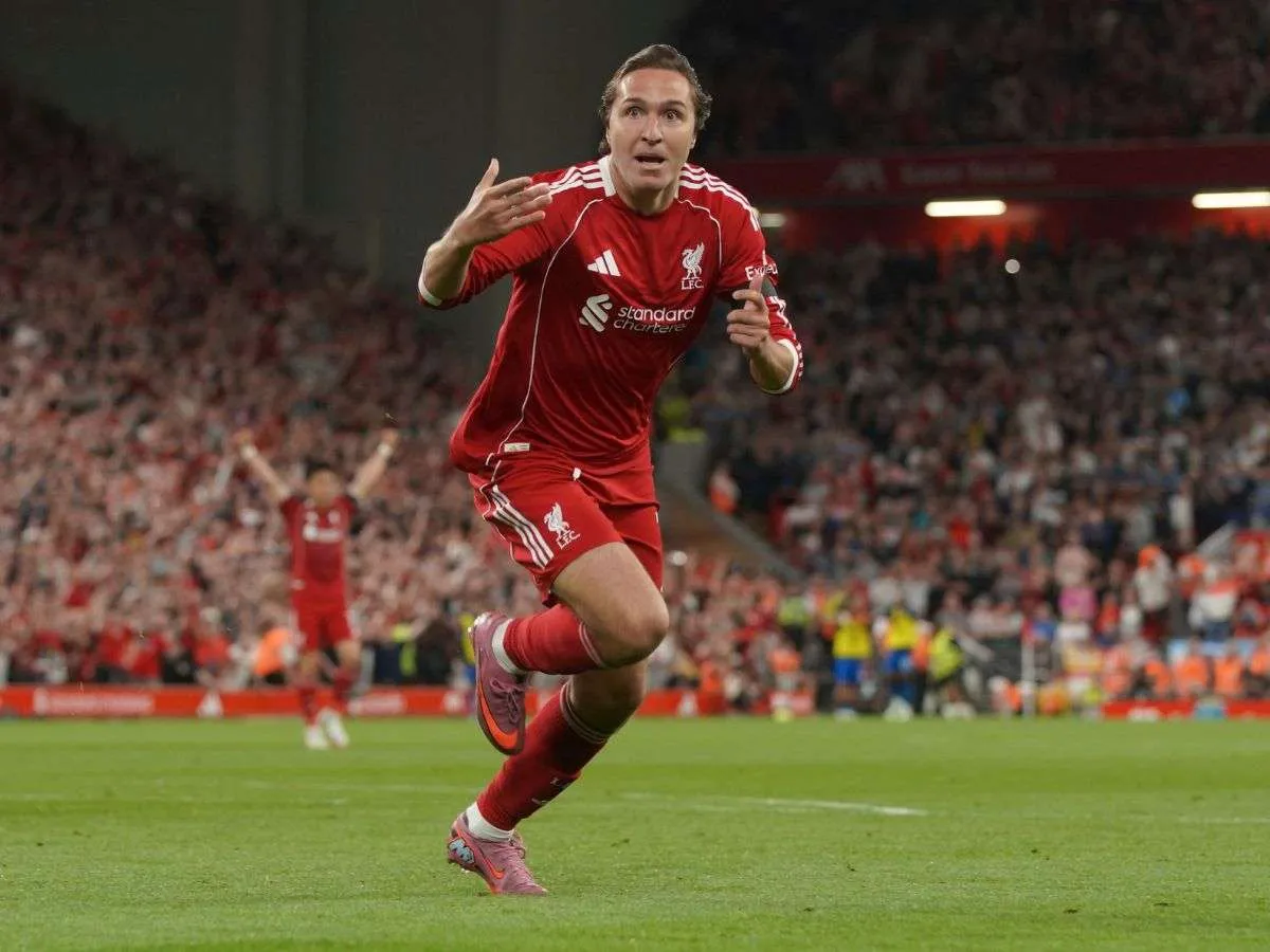 Liverpool ganó en el arranque de la Premier League