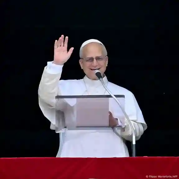 León XIV celebra su cumpleaños con fieles en el Vaticano